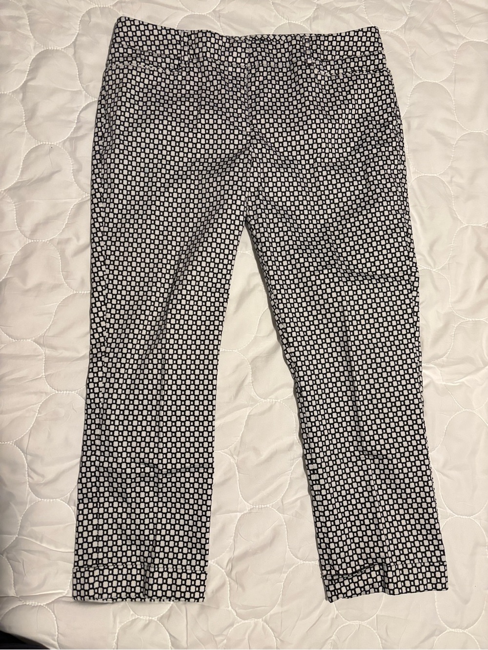 NEW YORK & CO - 7th AVE Black & White Geometric Print Women’s Pants